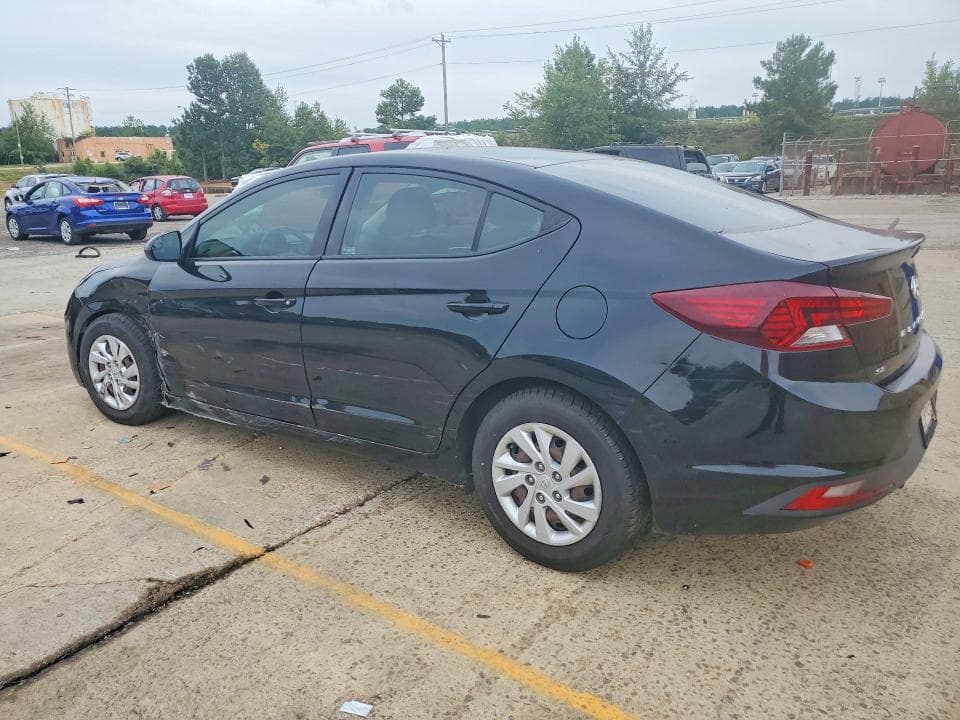 2019 HYUNDAI ELANTRA SE 2