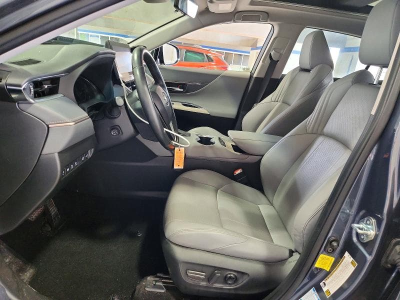 2021 TOYOTA VENZA LIMITED 7
