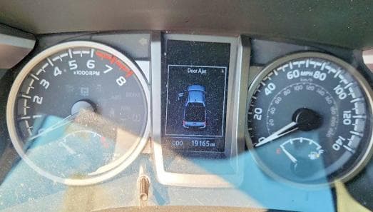 2022 TOYOTA TACOMA SR5 V6 9