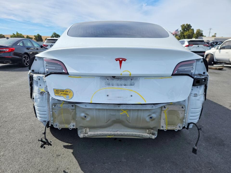 2018 TESLA MODEL 3 6