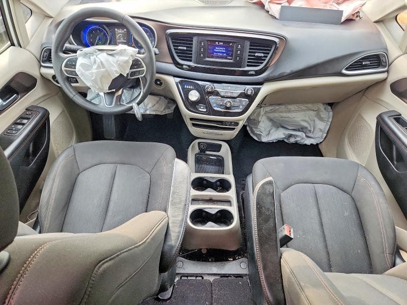 2017 CHRYSLER PACIFICA LX 8