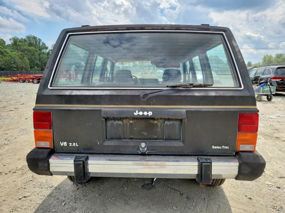1985 JEEP CHEROKEE LAREDO 6