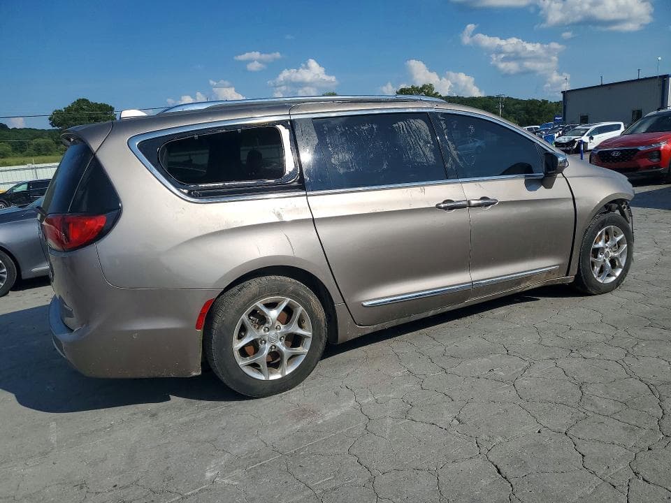 2017 CHRYSLER PACIFICA LIMITED 3