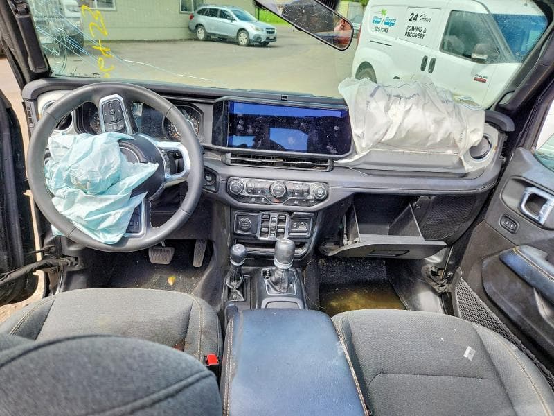 2025 JEEP WRANGLER SAHARA 8