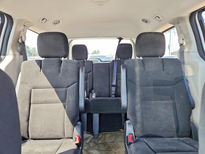 2017 DODGE GRAND CARAVAN SE 10