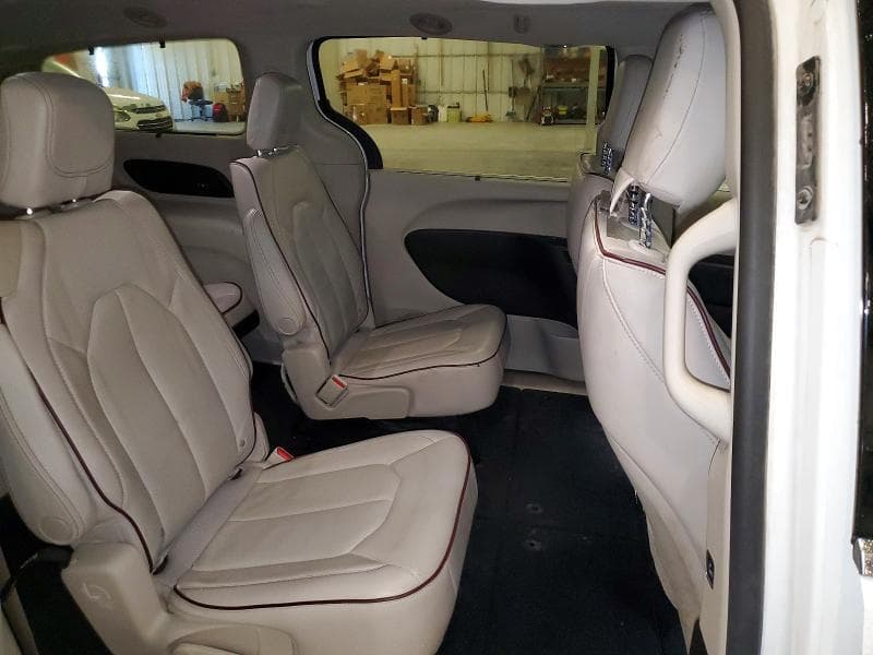 2017 CHRYSLER PACIFICA LIMITED 11