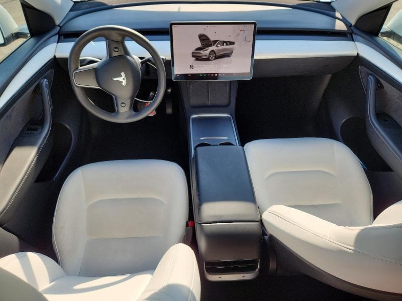 2023 TESLA MODEL Y 8