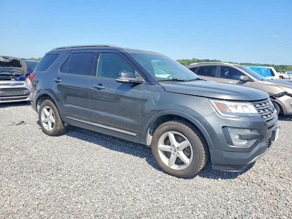 2017 FORD EXPLORER XLT 4