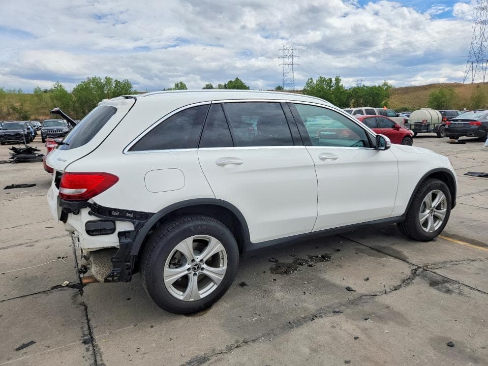 2018 MERCEDES-BENZ GLC 300 4MATIC 3
