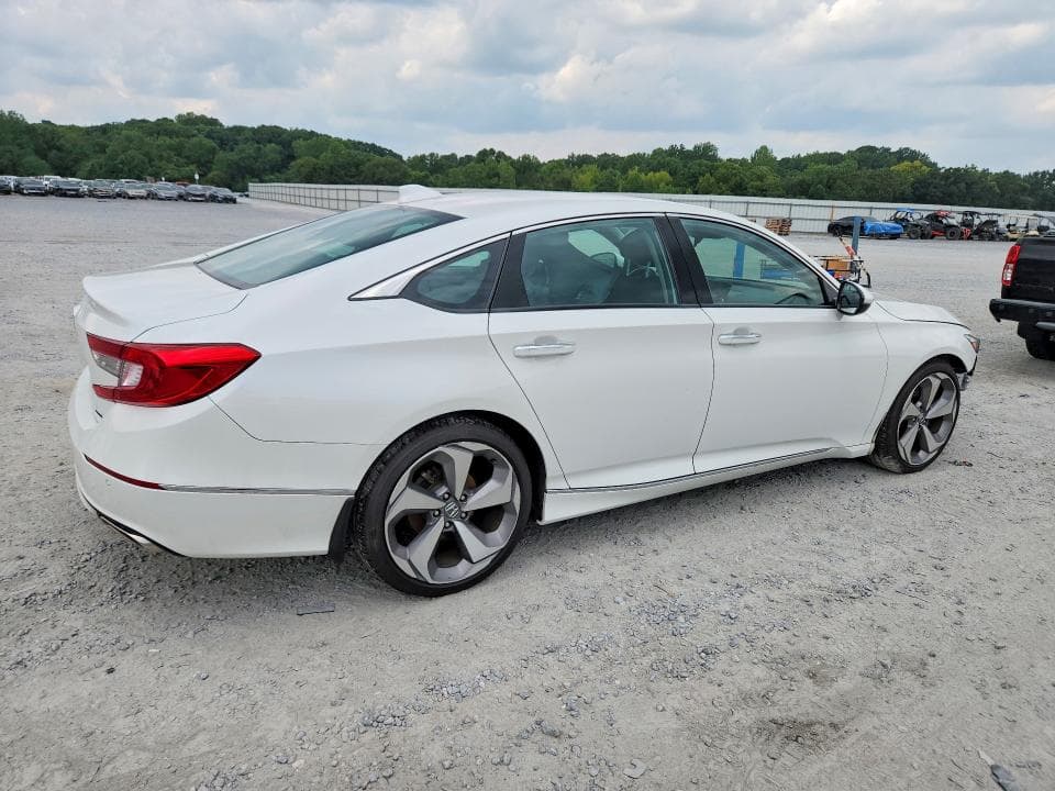 2018 HONDA ACCORD TOURING 3