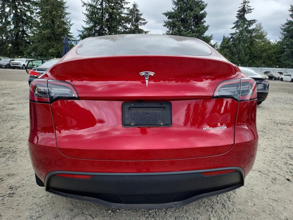 2024 TESLA MODEL Y 6