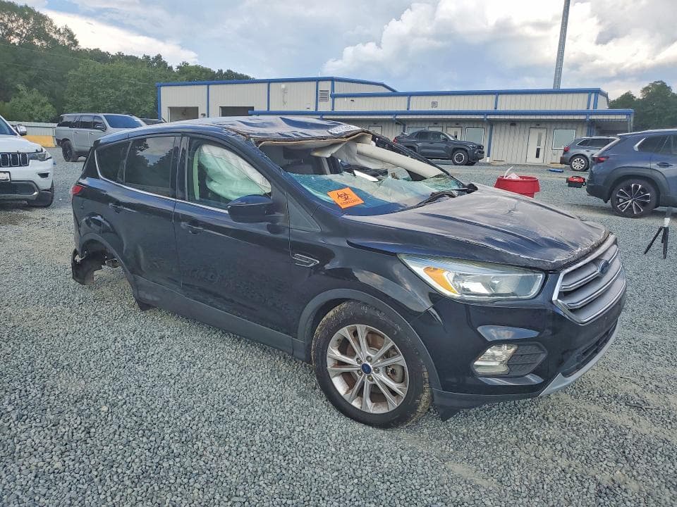 2017 FORD ESCAPE SE 4