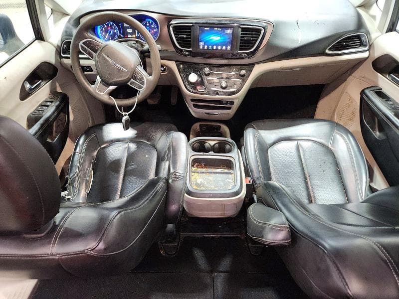 2020 CHRYSLER VOYAGER LXI 8