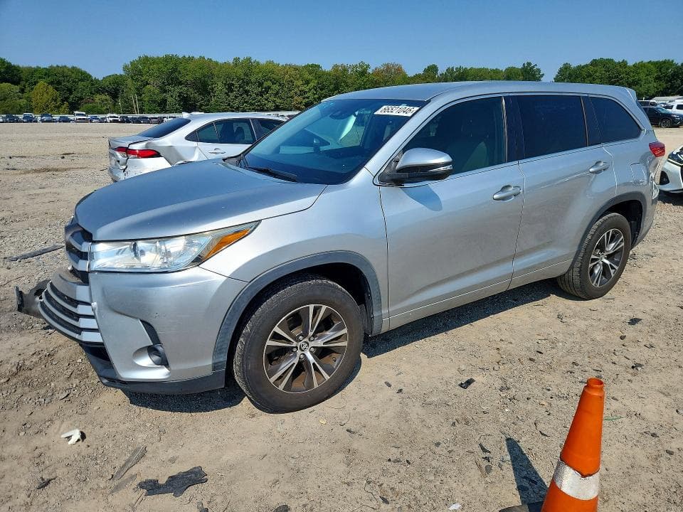 2018 TOYOTA HIGHLANDER LE - 1