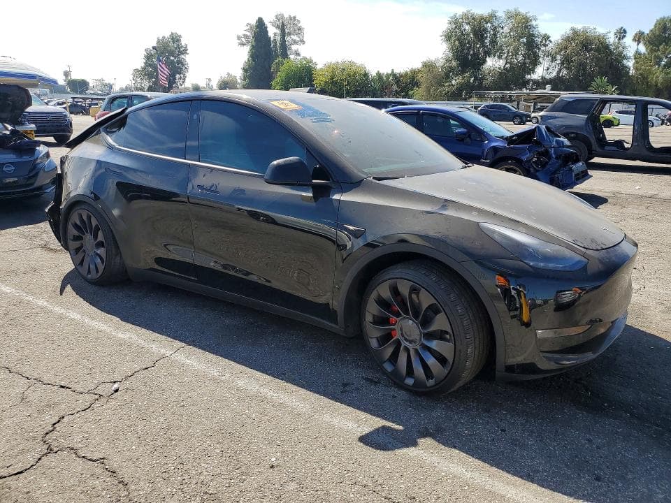 2024 TESLA MODEL Y 4