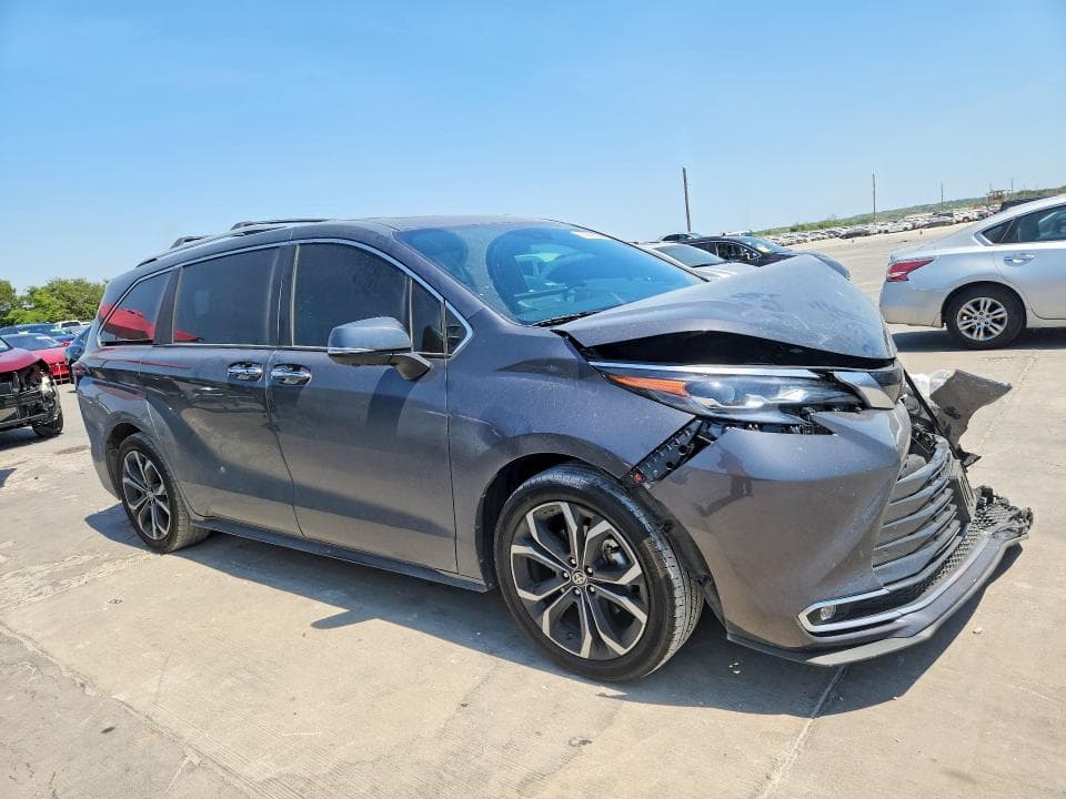 2025 TOYOTA SIENNA PLATINUM 7-PASSENGER 4