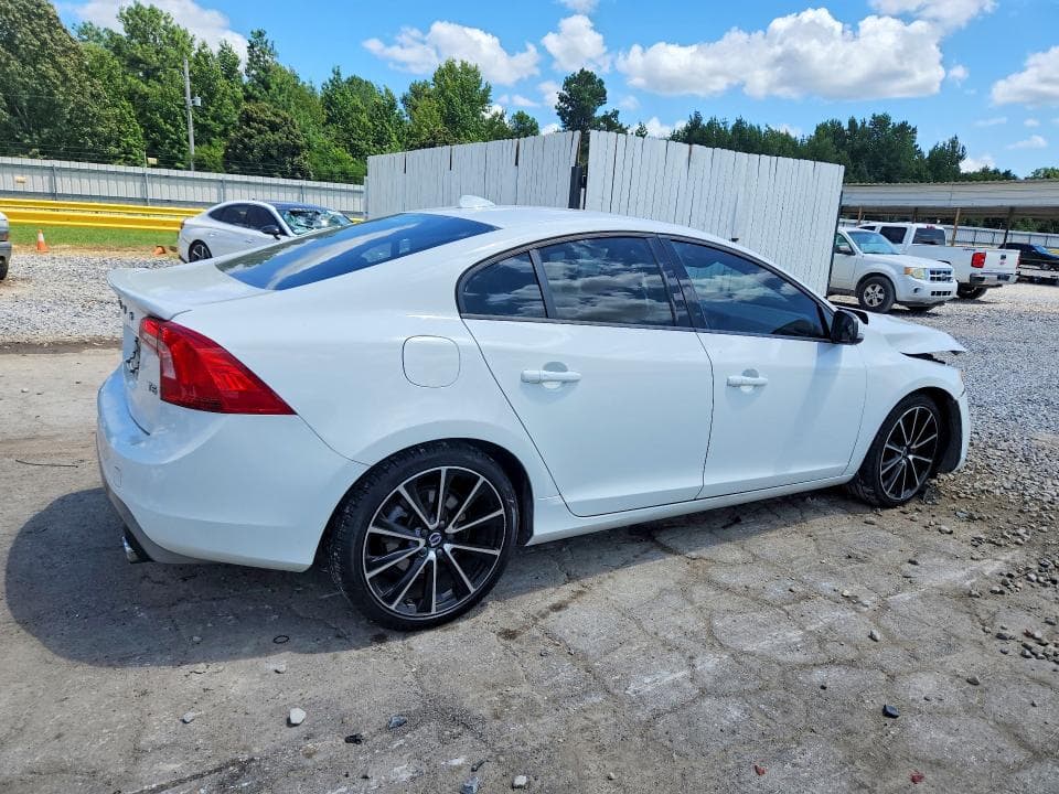 2017 VOLVO S60 3