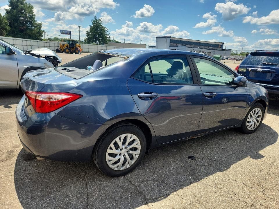 2017 TOYOTA COROLLA LE 3
