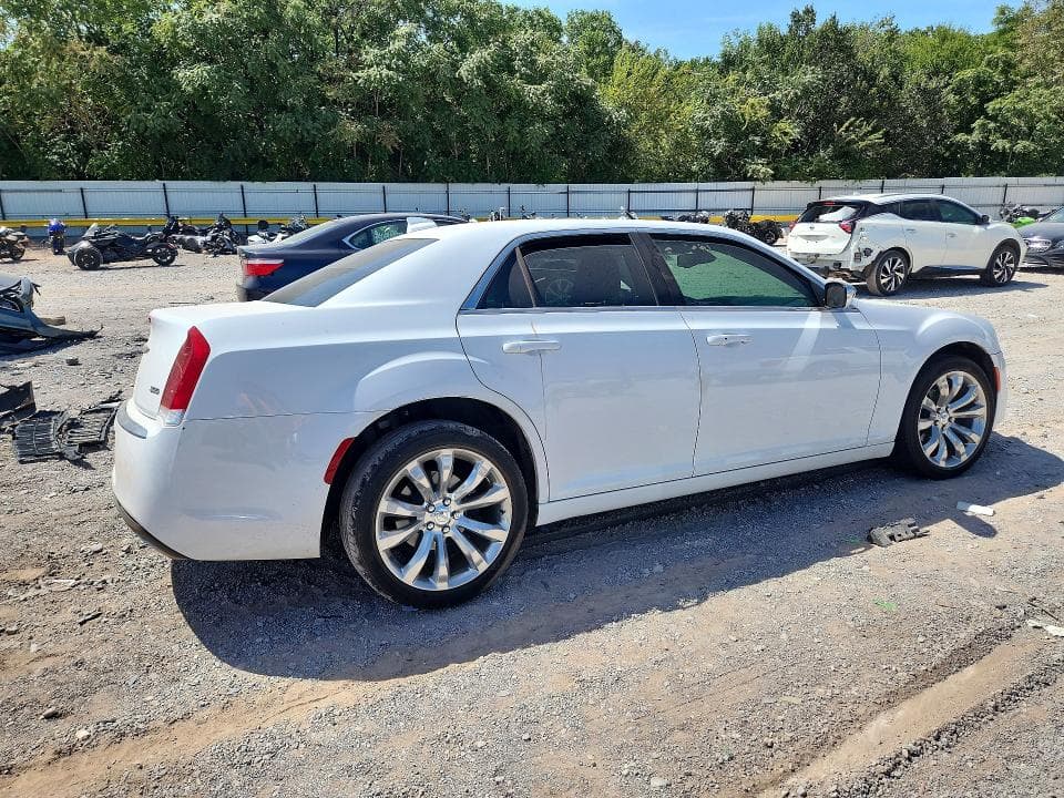 2019 CHRYSLER 300 TOURING 3