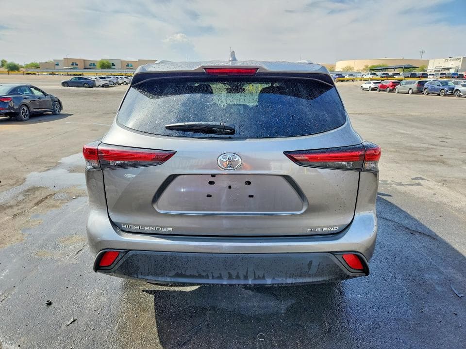 2026 TOYOTA HIGHLANDER XLE 6