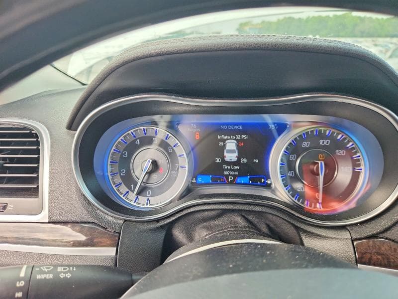 2019 CHRYSLER 300 LIMITED 9