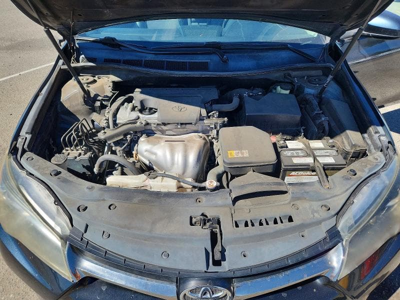 2017 TOYOTA CAMRY SE 11