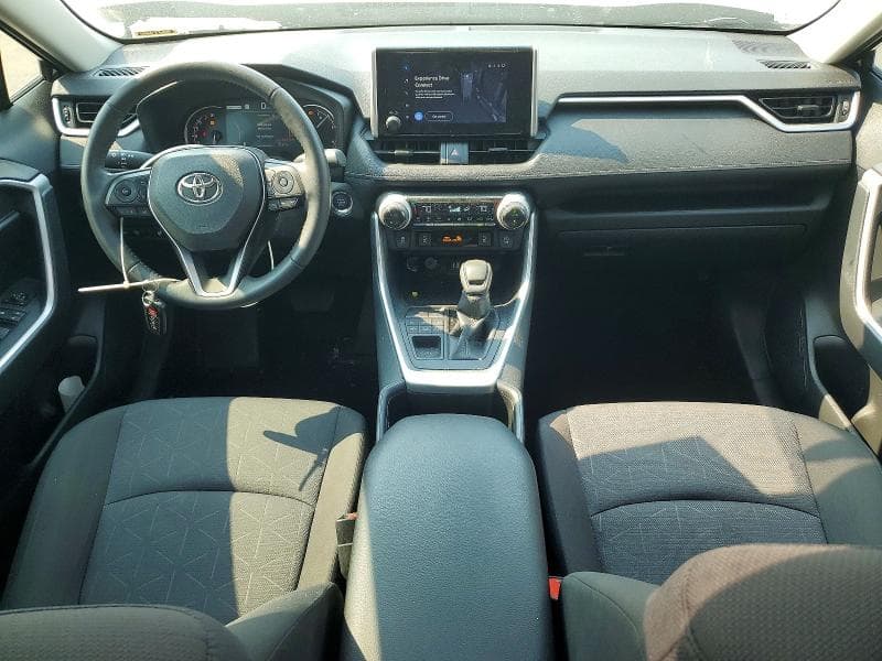 2023 TOYOTA RAV4 XLE 8