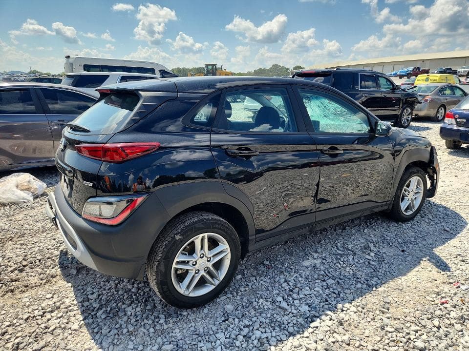 2023 HYUNDAI KONA SE 3