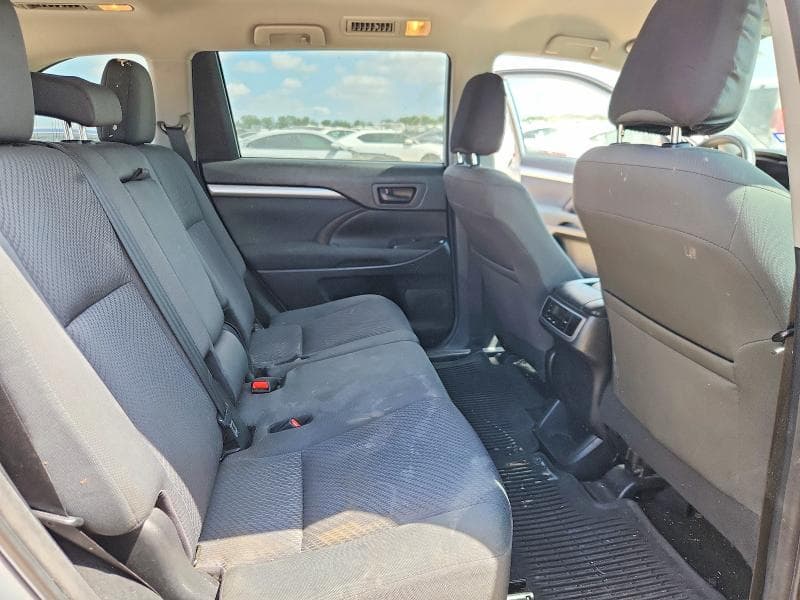 2018 TOYOTA HIGHLANDER LE 10