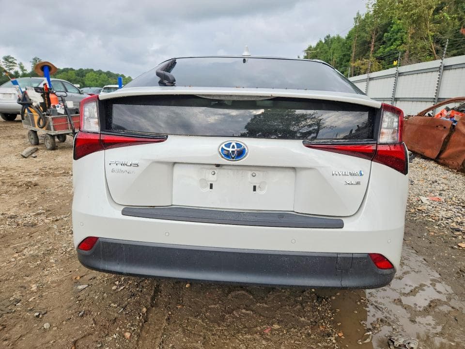 2022 TOYOTA PRIUS XLE 6
