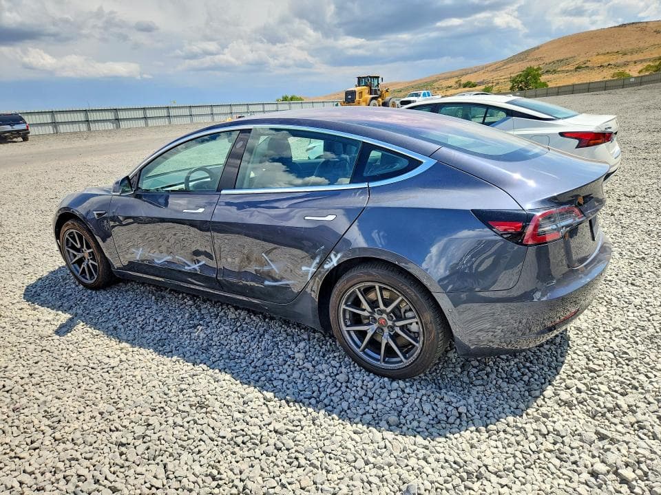2018 TESLA MODEL 3 2