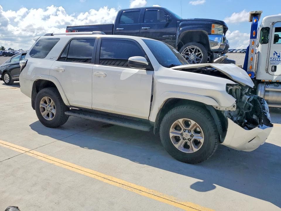 2019 TOYOTA 4RUNNER SR5 4