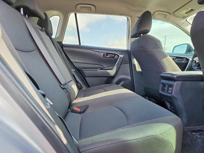 2022 TOYOTA RAV4 LE 11