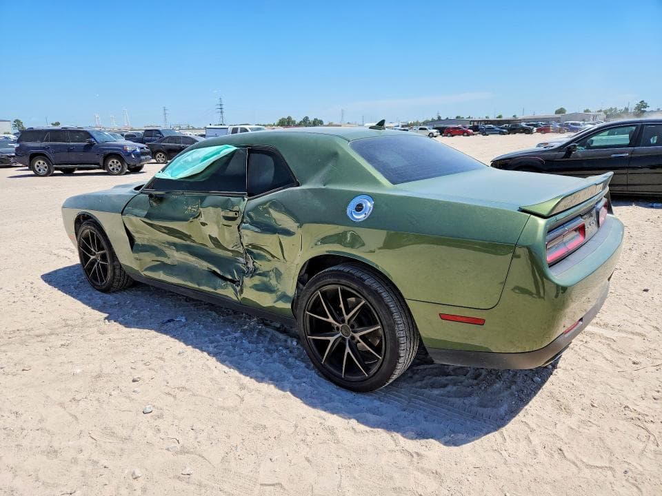 2022 DODGE CHALLENGER SXT 2