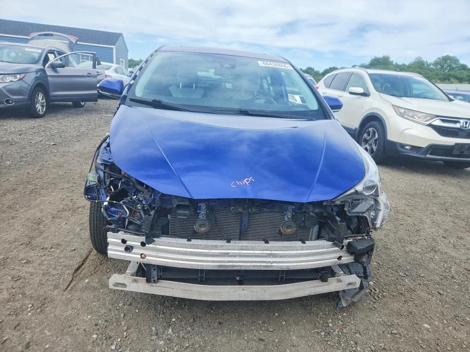 2017 TOYOTA PRIUS THREE 5