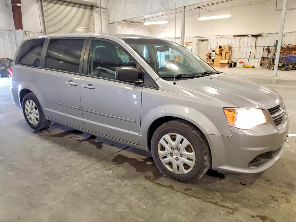 2017 DODGE GRAND CARAVAN SE 4