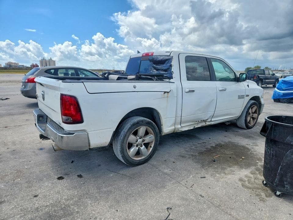 2017 RAM 1500 SLT 3