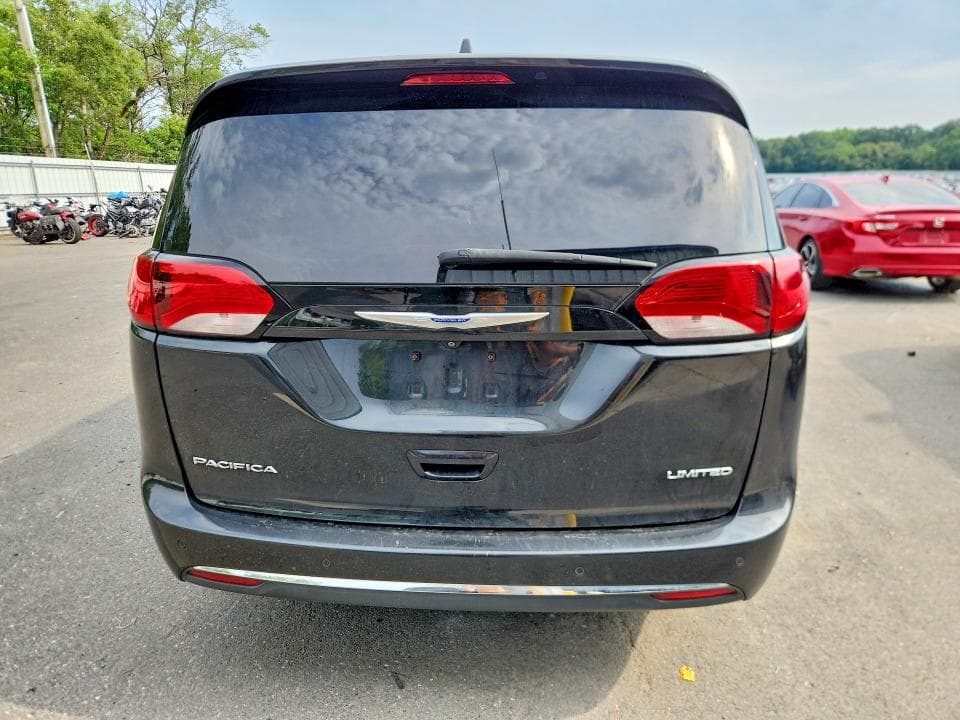 2018 CHRYSLER PACIFICA LIMITED 6