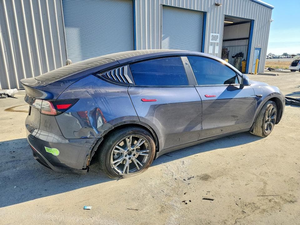 2023 TESLA MODEL Y 3