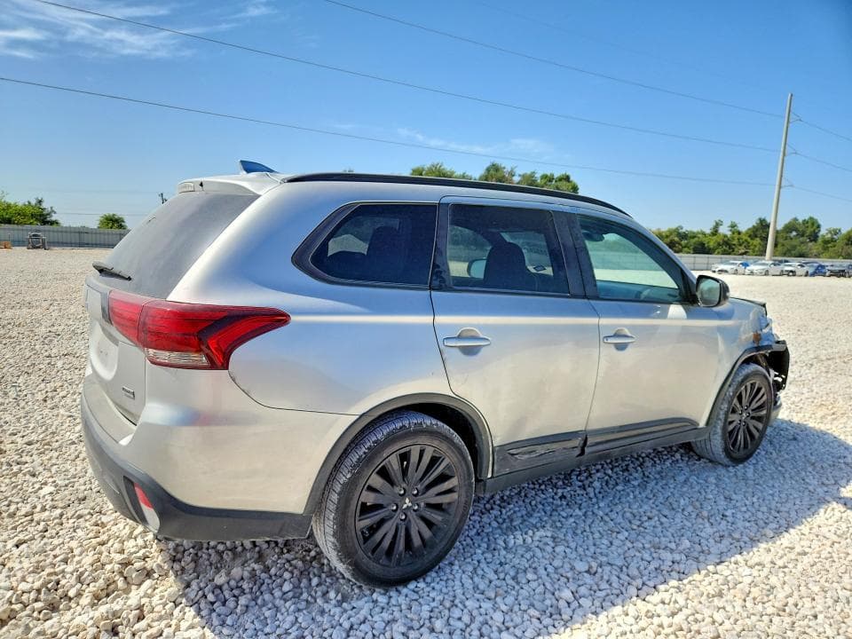 2020 MITSUBISHI OUTLANDER SE 3
