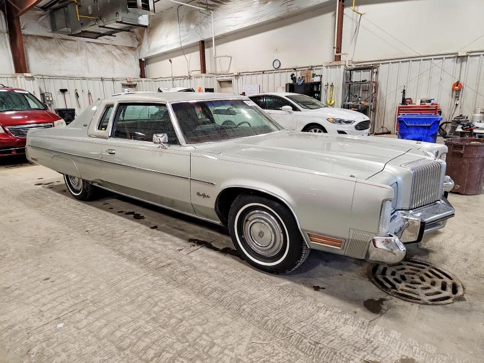 1976 CHRYSLER NEW YORKER 4