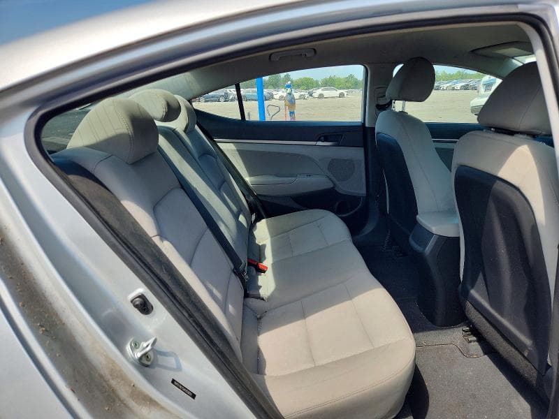 2018 HYUNDAI ELANTRA SE 10