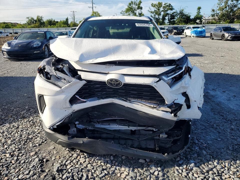 2022 TOYOTA RAV4 XLE 5