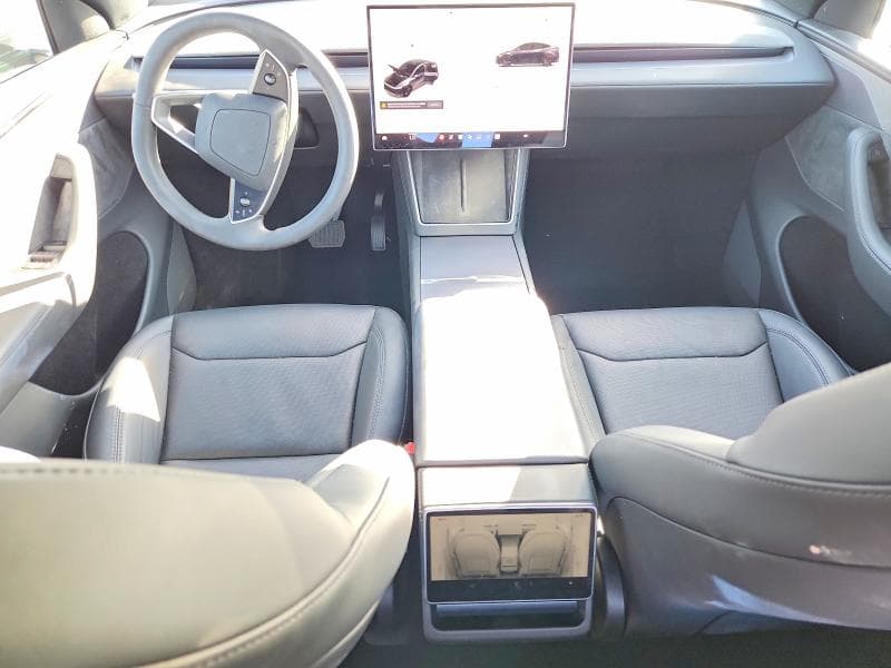 2026 TESLA MODEL Y 8