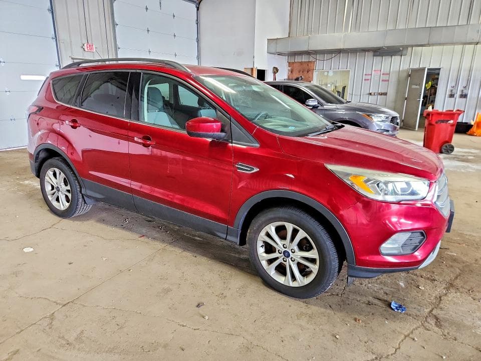 2017 FORD ESCAPE SE 4