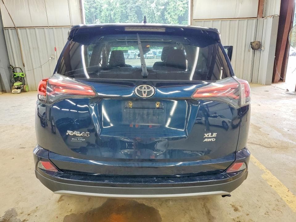 2018 TOYOTA RAV4 XLE 6