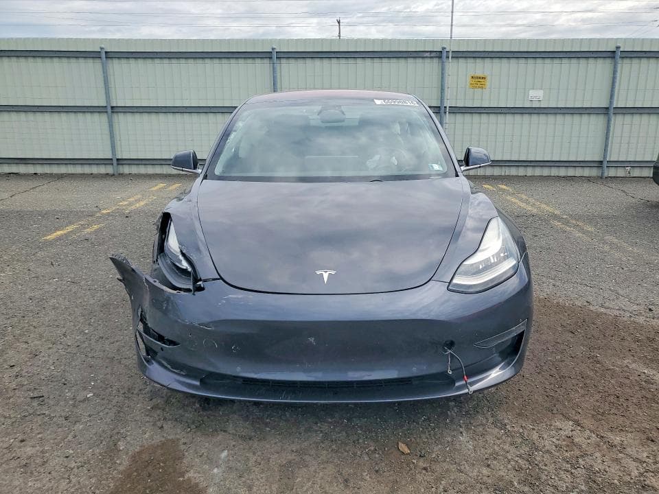 2018 TESLA MODEL 3 5