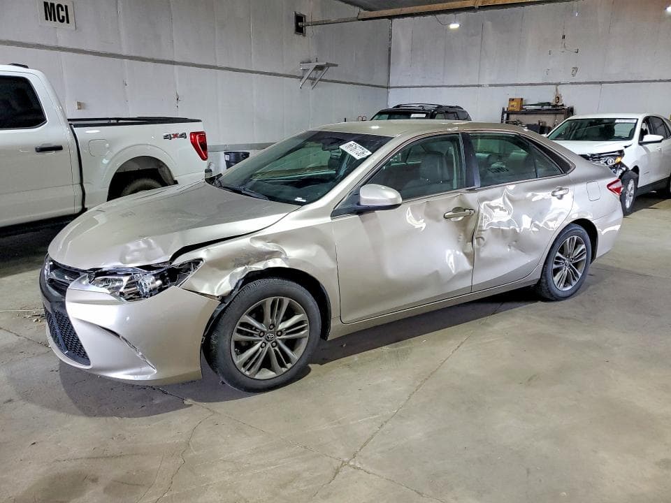 2017 TOYOTA CAMRY SE - 1