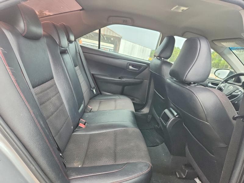 2017 TOYOTA CAMRY SE 10
