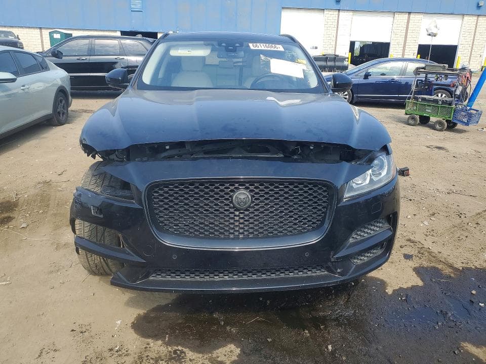 2017 JAGUAR F-PACE PRESTIGE 5